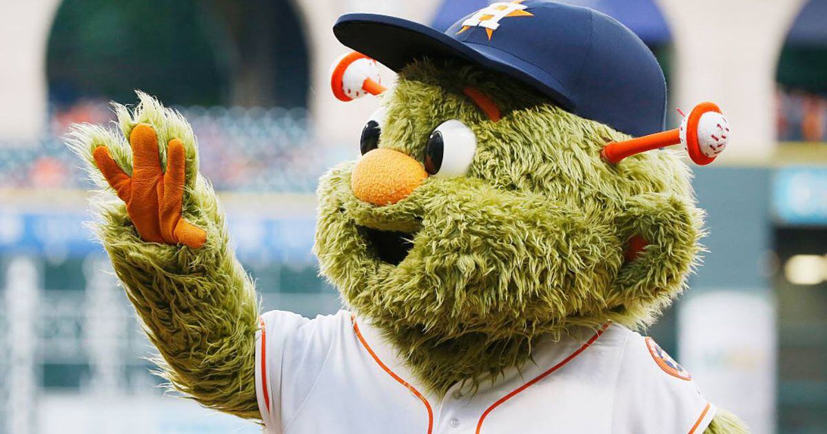 Woman sues Astros for $1M, says T-shirt cannon broke finger