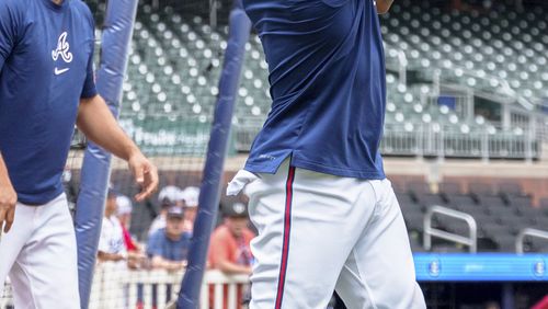 Atlanta Braves second baseman Ozzie Albies practices his swing during batting practice prior to the start of a baseball game against the Los Angeles Dodgers, Sunday, Sept. 15, 2024, in Atlanta. (AP Photo/Jason Allen)