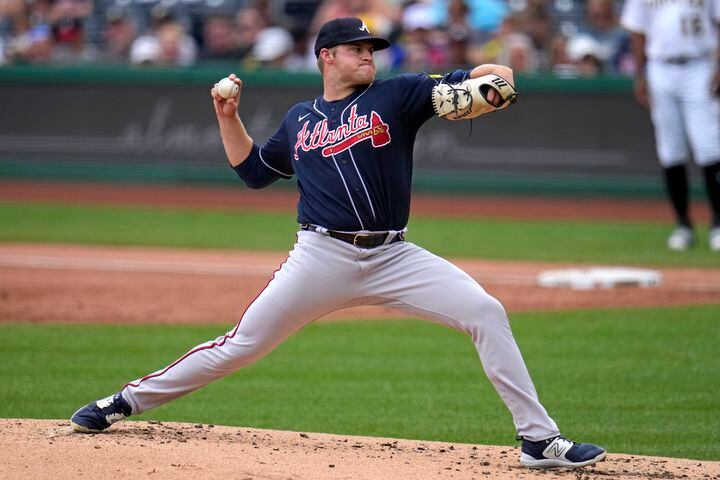 Atlanta Braves first baseman Matt Olson (28) waits for the pitch waits for  the pitch during a MLB regular season game against the Pittsburgh Pirates  Stock Photo - Alamy