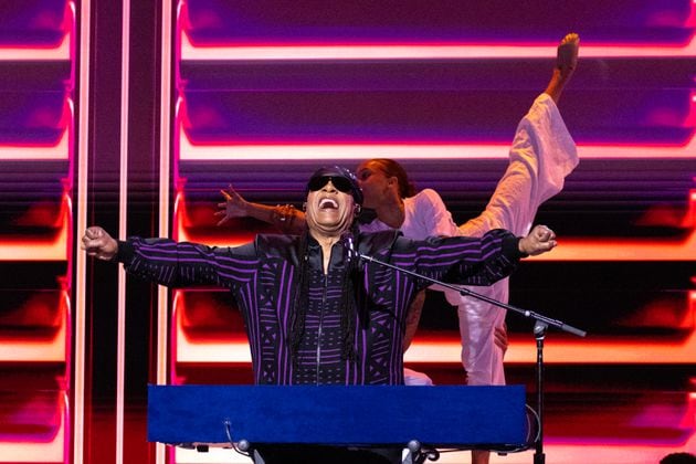 Stevie Wonder performs on the third day of the Democratic National Convention at the United Center in Chicago on Wednesday, August 21, 2024. (Arvin Temkar / AJC)
