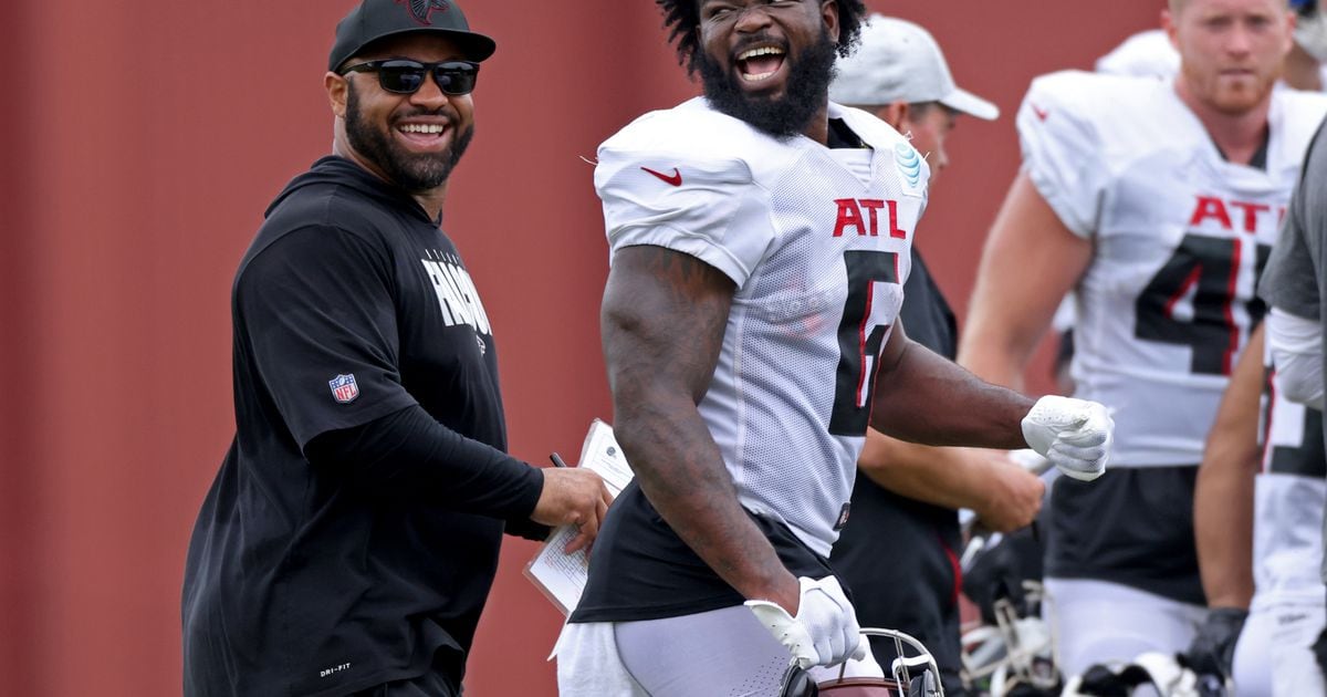 Ken Sugiura: Falcons' Michael Pitre, Bijan Robinson's tutor, is a teacher  at heart, National Sports