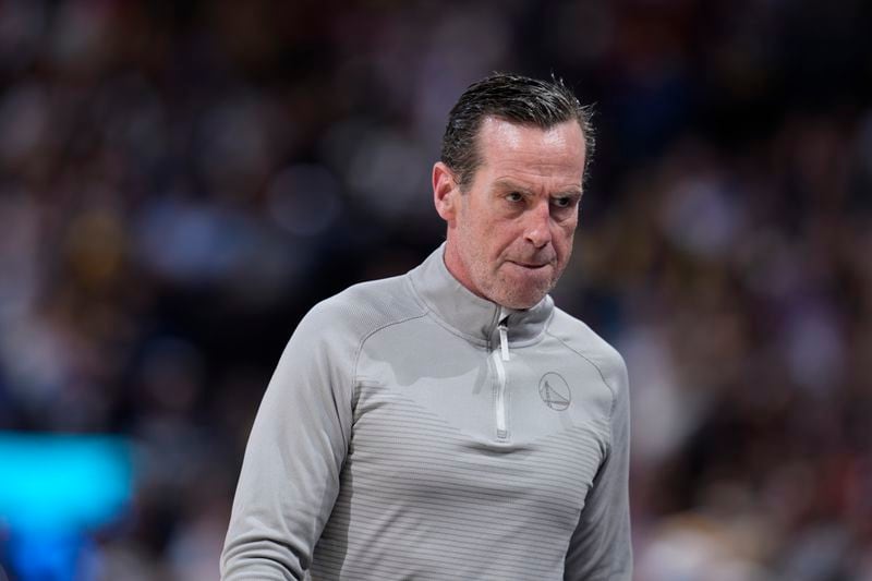 FILE - Golden State Warriors assistant coach Kenny Atkinson during the second half of an NBA basketball game Sunday, April 2, 2023, in Denver. The Cleveland Cavaliers are hiring Golden State assistant Kenny Atkinson as their new coach, a person familiar with decision told the Associated Press on Monday, June 24, 2024. (AP Photo/David Zalubowski, File)