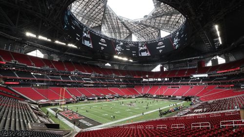 091320 Atlanta: Mercedes-Benz Stadium is empty of fans but the Atlanta Falcons open the roof as they prepare to play the Seattle Seahawks in a NFL football game on Sunday, Sept. 13, 2020 in Atlanta.   “Curtis Compton / Curtis.Compton@ajc.com”