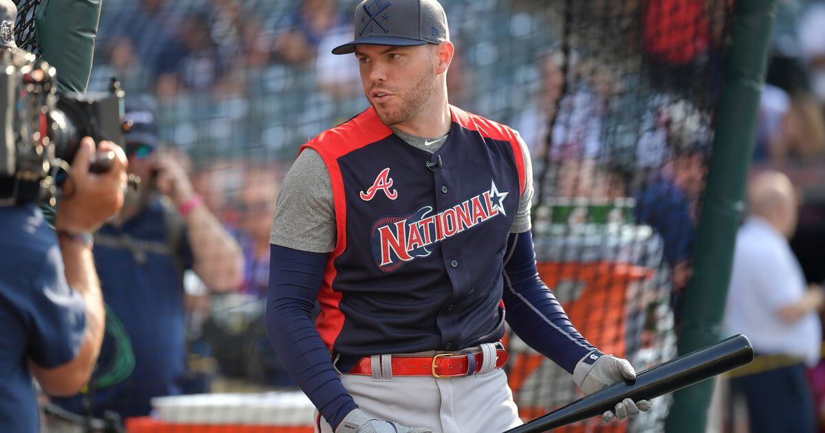 Atlanta Braves: Freddie Freeman has successful elbow surgery