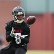 Atlanta Falcons tight end Kyle Pitts (8) makes a catch during minicamp at the Atlanta Falcons Training Camp, Tuesday, May 14, 2024, in Flowery Branch, Ga. (Jason Getz / AJC)
