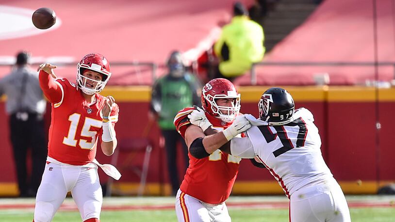 Chiefs lose tough battle over Colts on the road