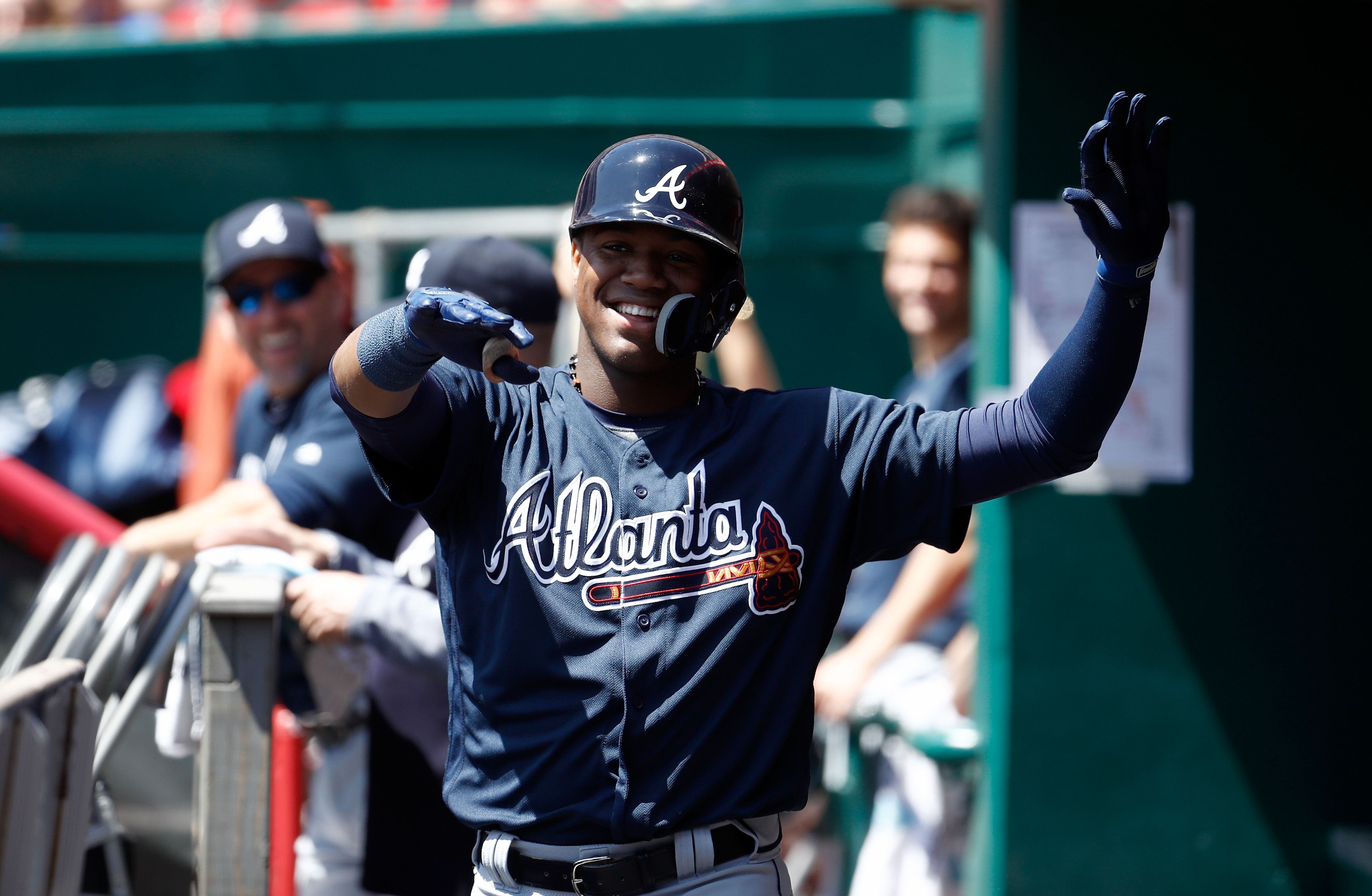 Acuña's sprint for history: Braves star reaches 25 HR, 55 steals