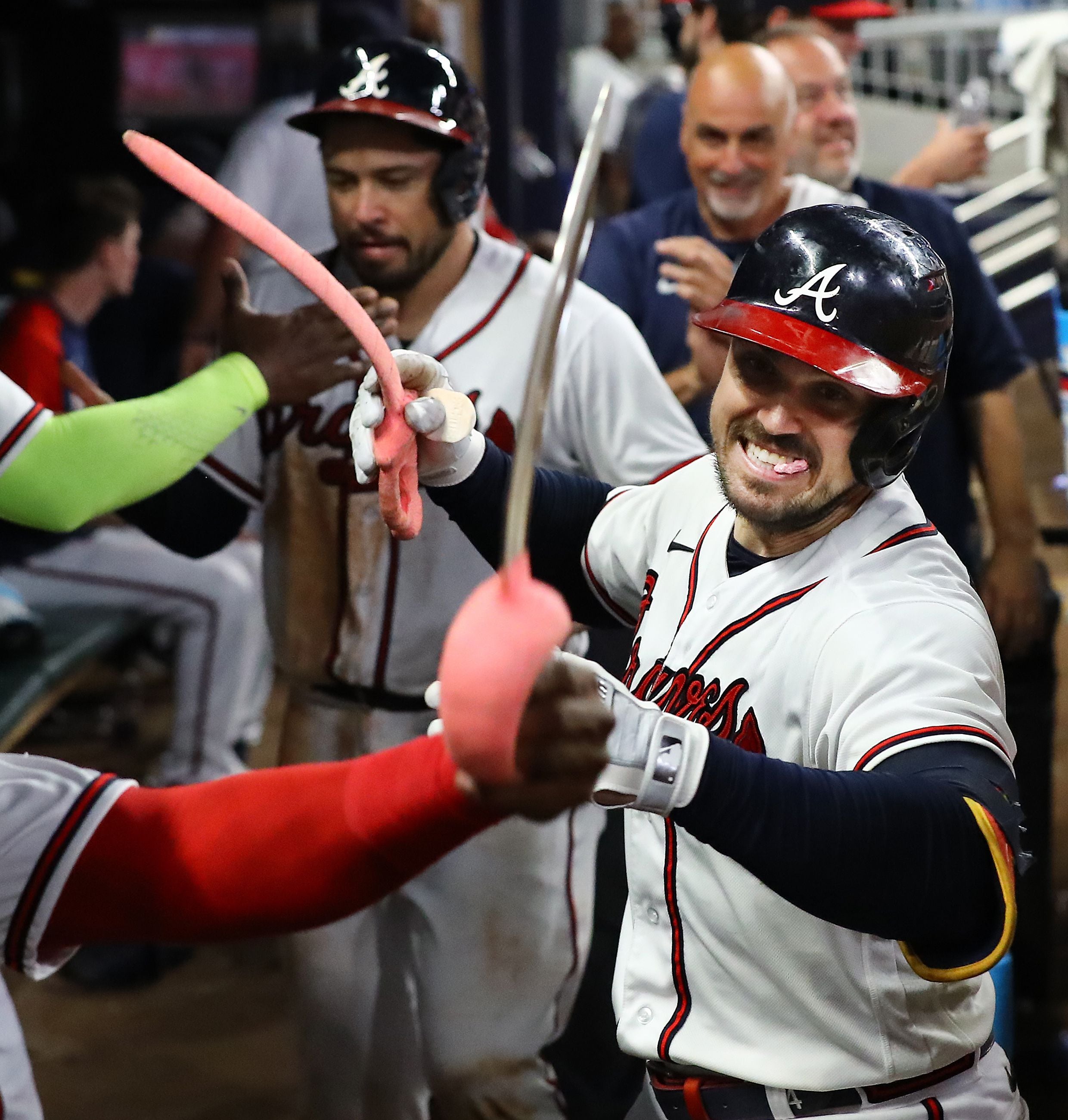 Braves defeat Mets behind two big blasts from Matt Olson and Adam