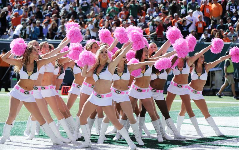 Photos: NFL cheerleaders take the field - Week 6