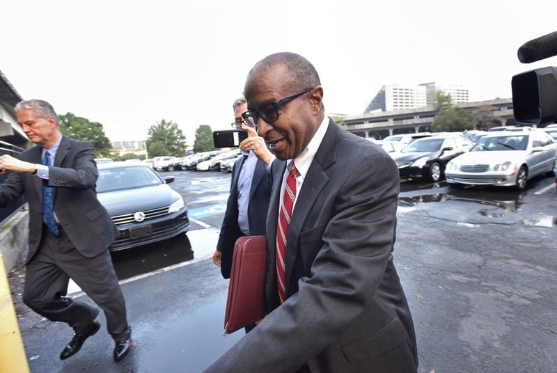 October 10, 2017 Atlanta - Elvin “E.R.” Mitchell Jr. walks to the federal court Tuesday morning, October 10, 2017. Mitchell was sentenced to five years in prison for his role in the Atlanta City Hall bribery scheme. HYOSUB SHIN / HSHIN@AJC.COM