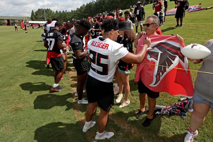 Atlanta Falcons visit 3HBCT, Article