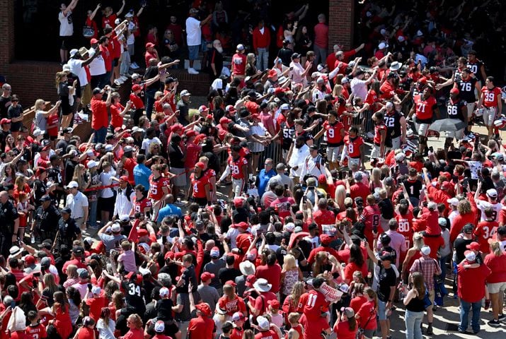 G-Day: Red beats black, Uga XI gets collared