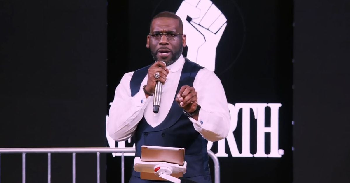 Jamal Bryant on his 'bittersweet' transition from one black megachurch to  another