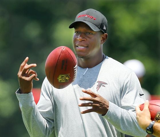 Falcons assistant Raheem Morris finds his way in new role
