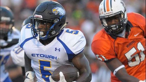 Etowah senior RB Tyray Devein (5) drives the ball down field against the North Cobb defense. Daniel Varnado/Special