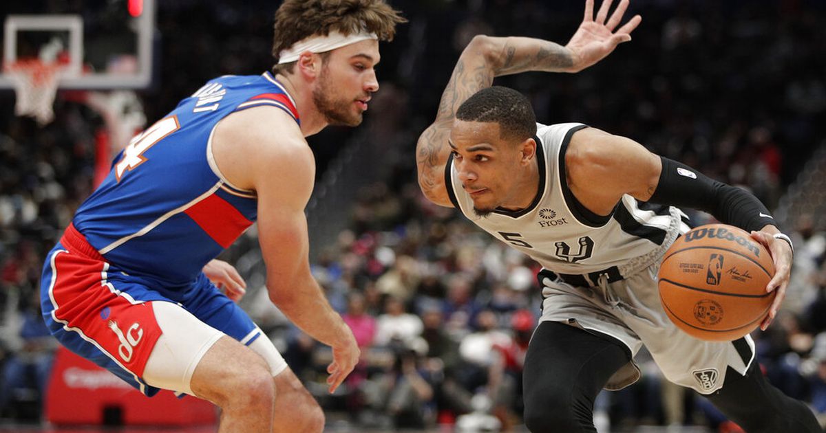 Report: Spurs trade All-Star point guard Dejounte Murray to Hawks