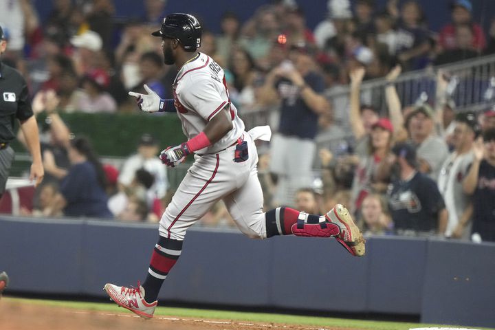 Olson passes Andruw Jones for Braves' single-season HR record with No. 52