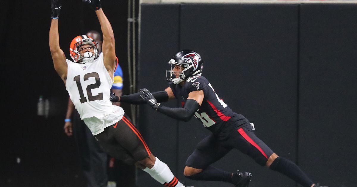 Atlanta Falcons wide receiver KhaDarel Hodge (12) works during the