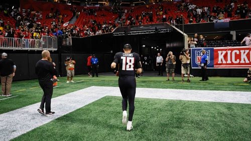 Atlanta Falcons quarterback Kirk Cousins (18) leaves the field after the game on Sunday, Sept. 8, at Mercedes-Benz Stadium in Atlanta. The Falcons lost 18-10
(Miguel Martinez/ AJC)