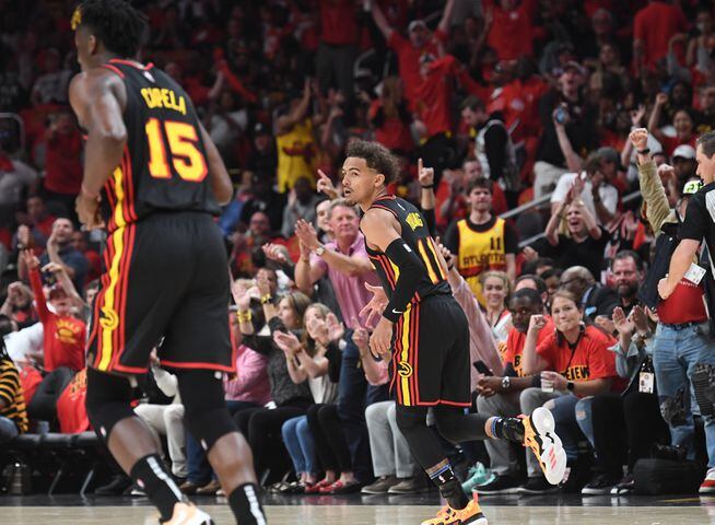 Hawks-Heat playoff photo