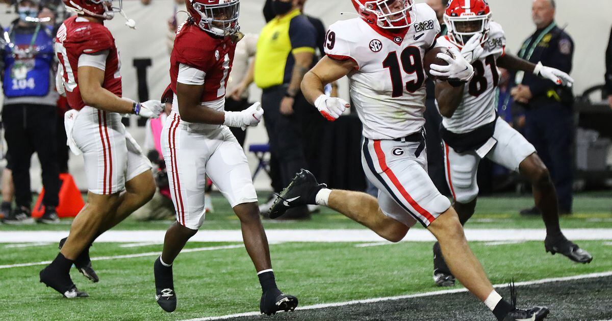 Georgia's Brock Bowers wins FWAA Freshman of the Year Award