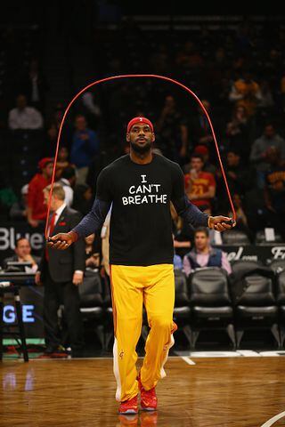 LeBron James wears I Can't Breathe shirt in Brooklyn before Nets