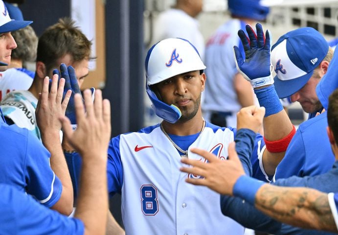 Braves' 10-game home win streak ends with loss to White Sox