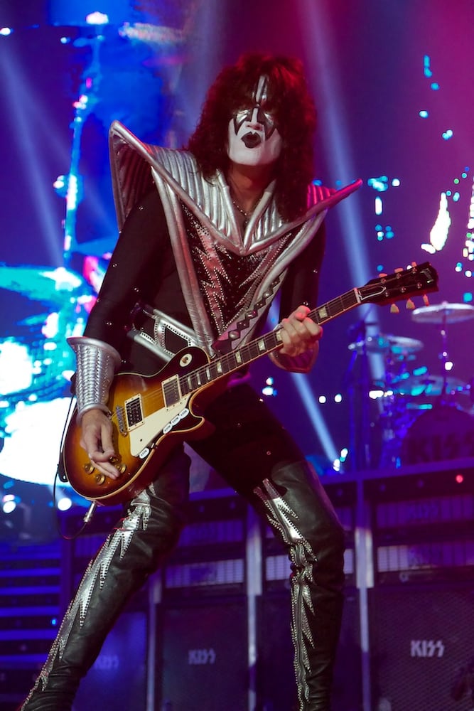 KISS plays Lakewood