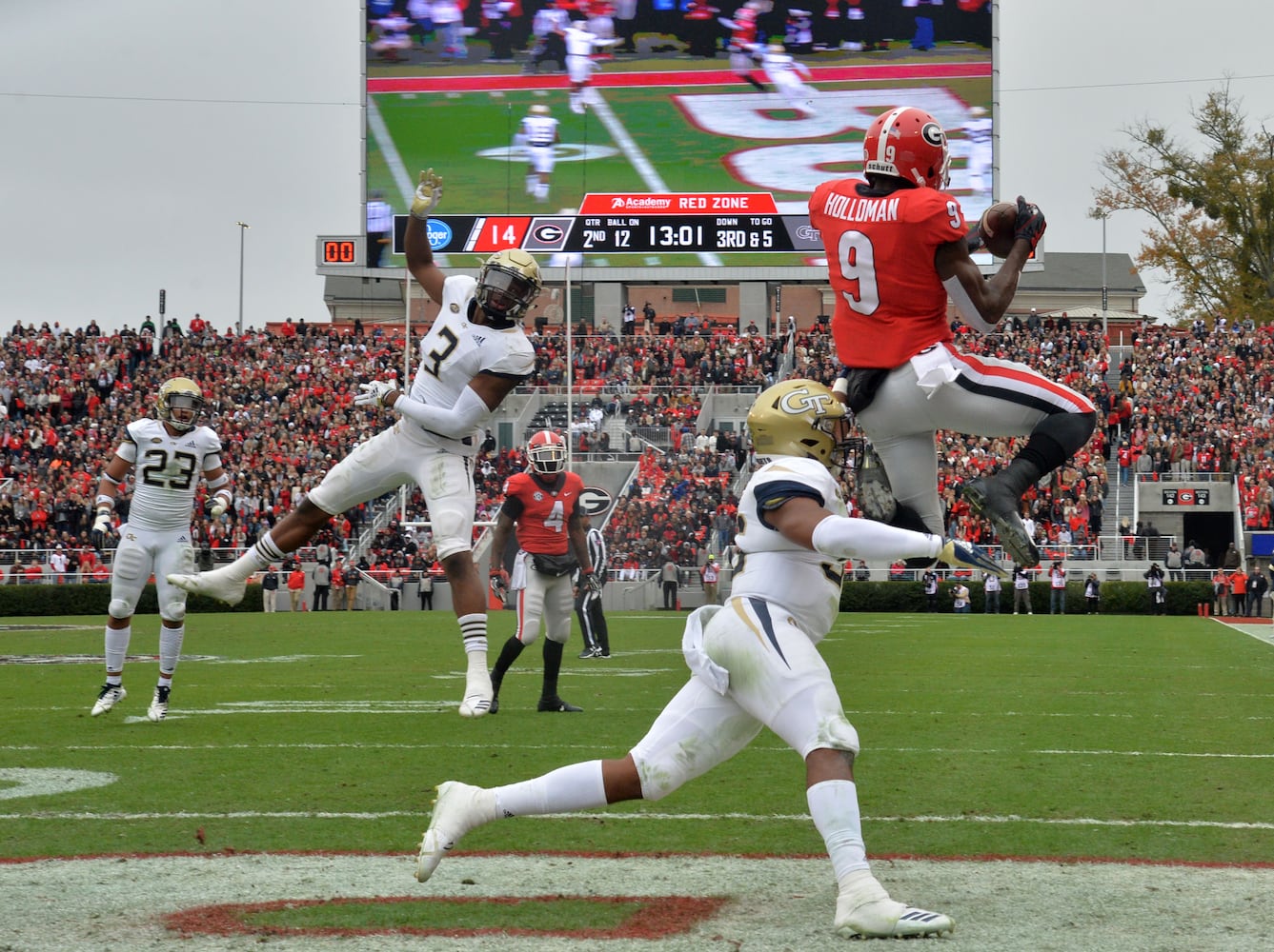 Photos: Bulldogs rout Georgia Tech, improve to 11-1