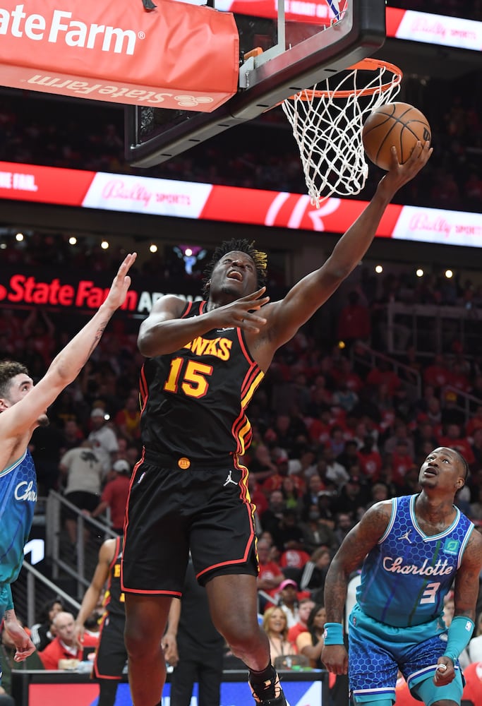 Hawks-Hornets playoff photo