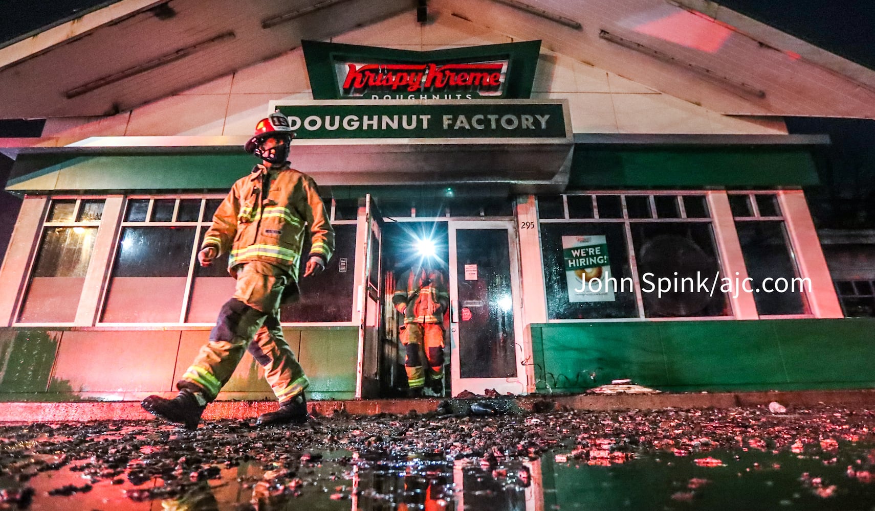 PHOTOS: conic Krispy Kreme in Midtown ‘totally destroyed’ in fire