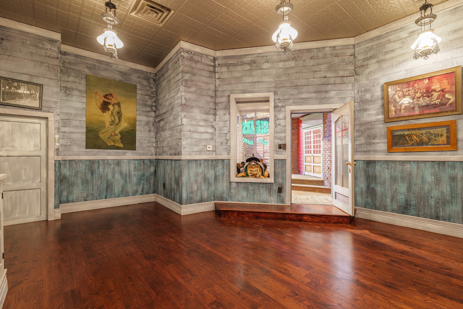 Six Flags set designer brings Wild West to 24k-square-foot Georgia mansion