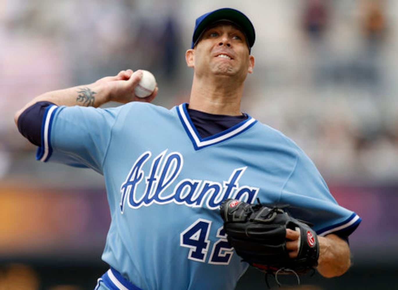 Braves wear throwback uniforms