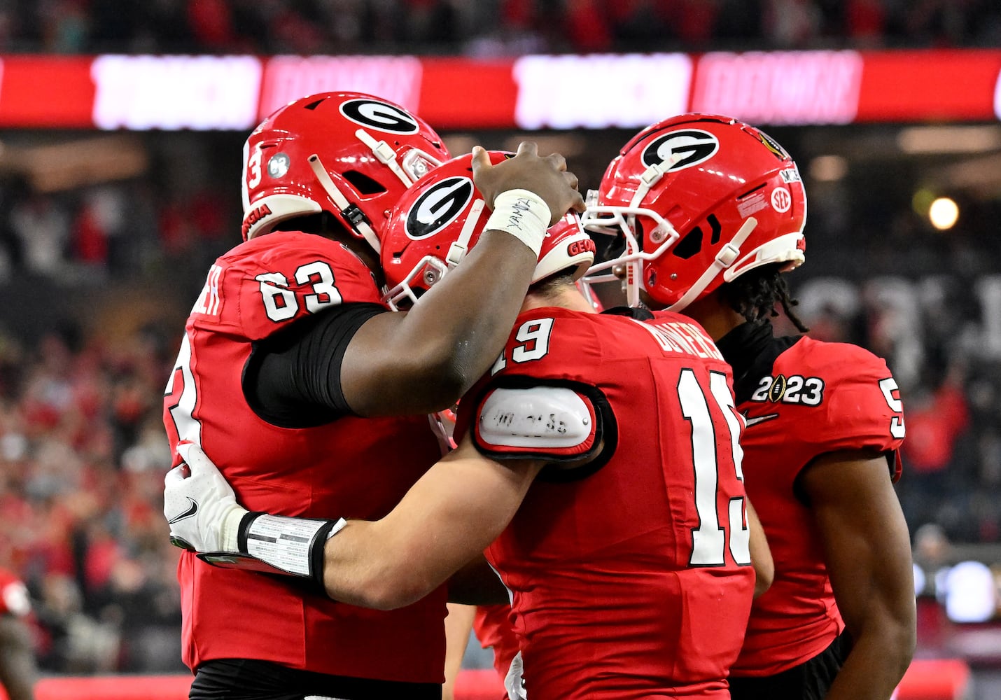 Georgia Bulldogs tight end Brock Bowers (19) celebrates after a touchdown pass over the TCU Horned Frogs during the second half of the College Football Playoff National Championship at SoFi Stadium in Los Angeles on Monday, January 9, 2023. (Hyosub Shin / Hyosub.Shin@ajc.com)