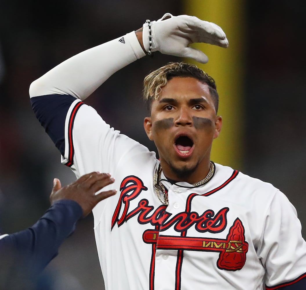 Photos: Braves rally to beat the Chicago Cubs