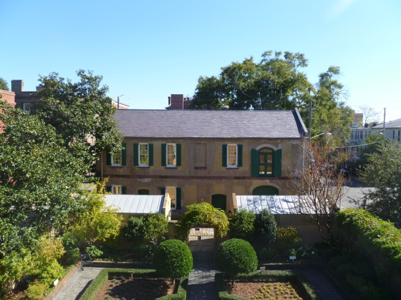 Former slave cabins: Owens Thomas House