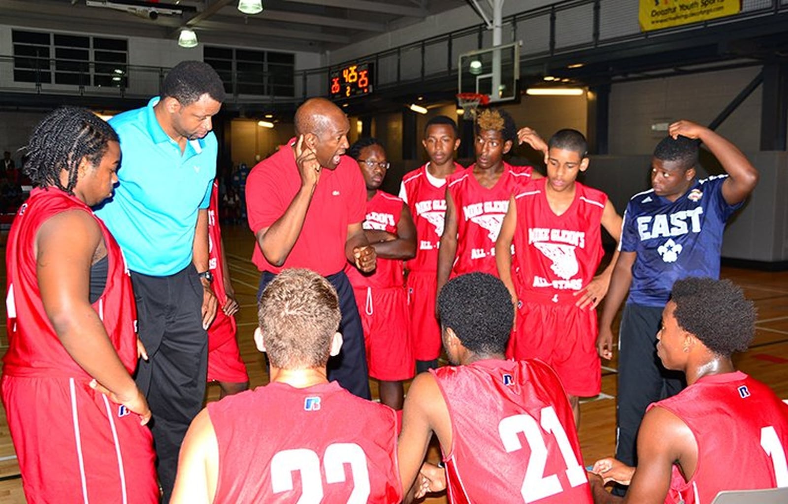 Mike Glenn coaches his boys all-star team during a recent camp. CONTRIBUTED