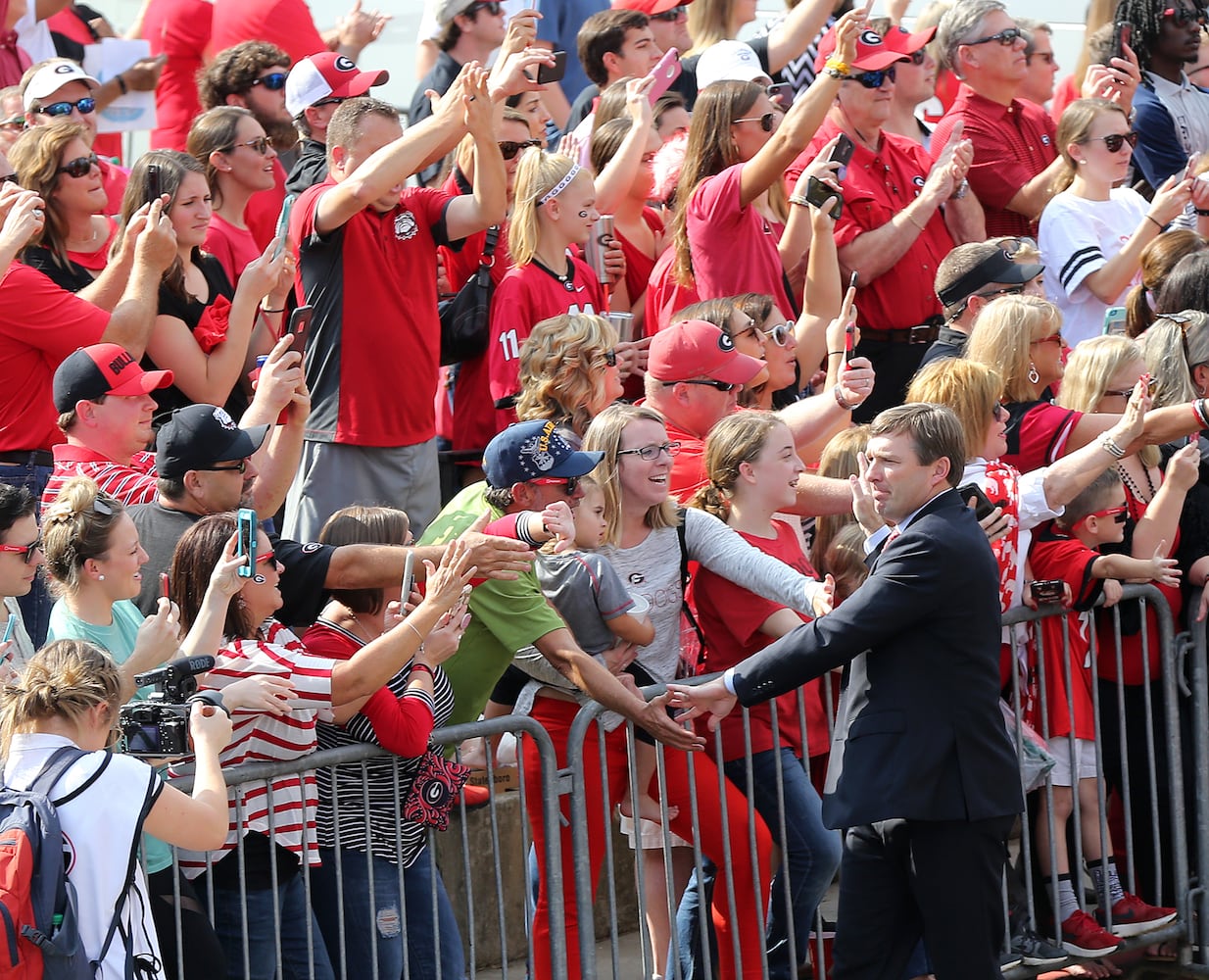 Photos: Bulldogs host South Carolina, seek 9-0 start