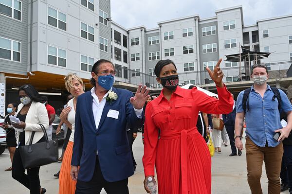 April 29, 2021 Atlanta - Atlanta Mayor Keisha Lance Bottoms talks with Wingate Companies CEO Mark Schuster during Station496 groundbreaking ceremony in Old Fourth Ward neighborhood on Thursday, April 29, 2021. The Wingate Companies announces groundbreaking for highly anticipated affordable multi-family community - Station 496 a high-quality affordable housing option in AtlantaÕs Old Fourth Ward neighborhood. (Hyosub Shin / Hyosub.Shin@ajc.com)