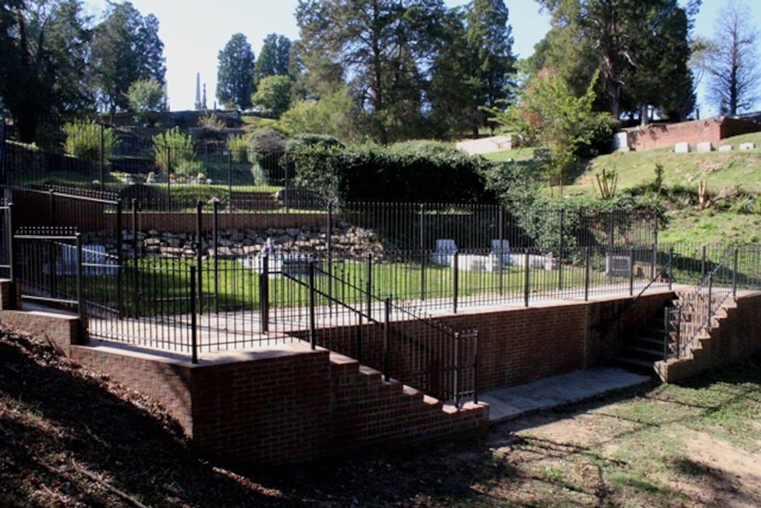 Allman Brothers Rose Hill cemetery