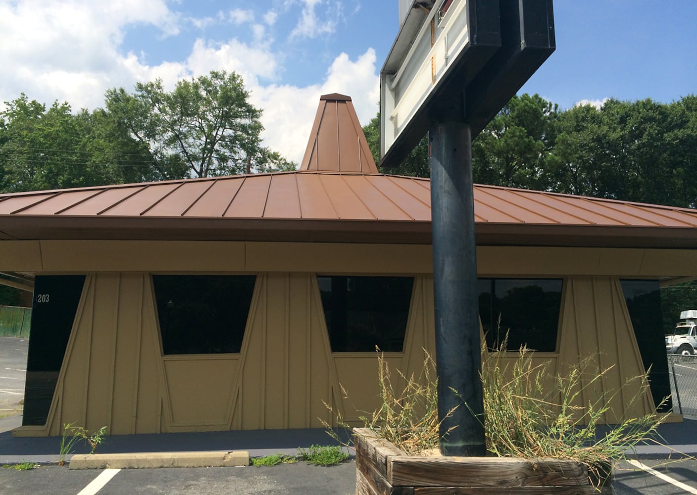 More former Pizza Hut buildings in metro Atlanta