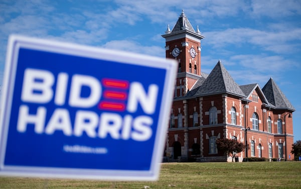 201106-Jonesboro-A Biden-Harris sign stands on the lawn in front of the Historic Clayton County Courthouse in Jonesboro on Friday morning, Nov. 6, 2020 after the county pushed Joe Biden into the lead in Georgia election results. Ben Gray for the Atlanta Journal-Constitution