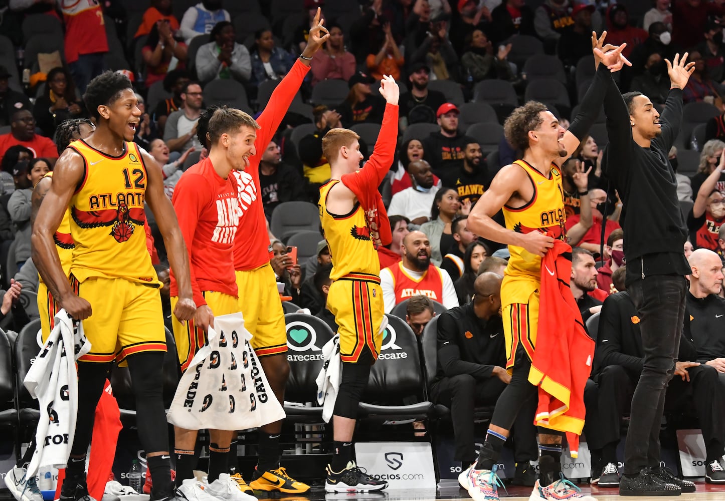 Hawks-Raptors photo