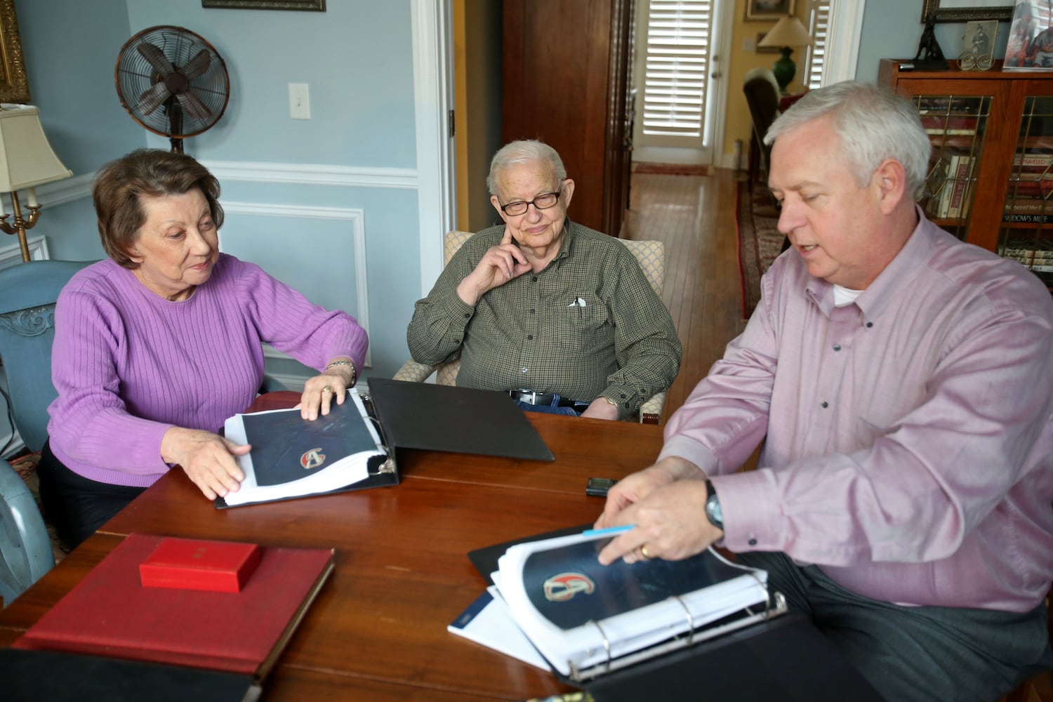 Decorated veteran reveals what it was like to serve as a 'replacement soldier' in WWII