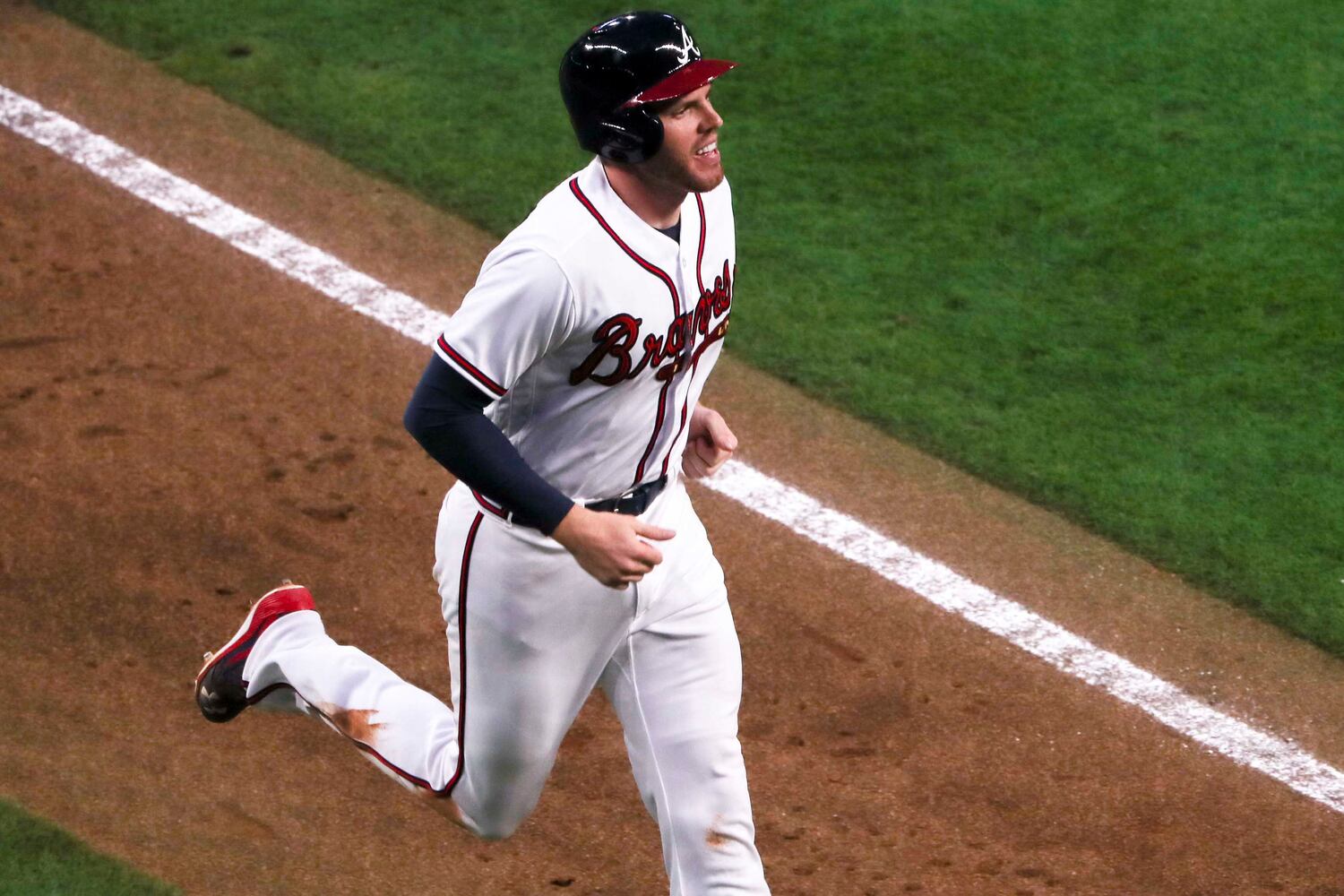 Photos: Markakis gives Braves a walkoff win over the Phillies