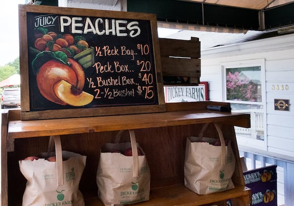 The store at Dickey Farms draws visitors to the orchards. (Meera Subramanian / InsideClimate News)