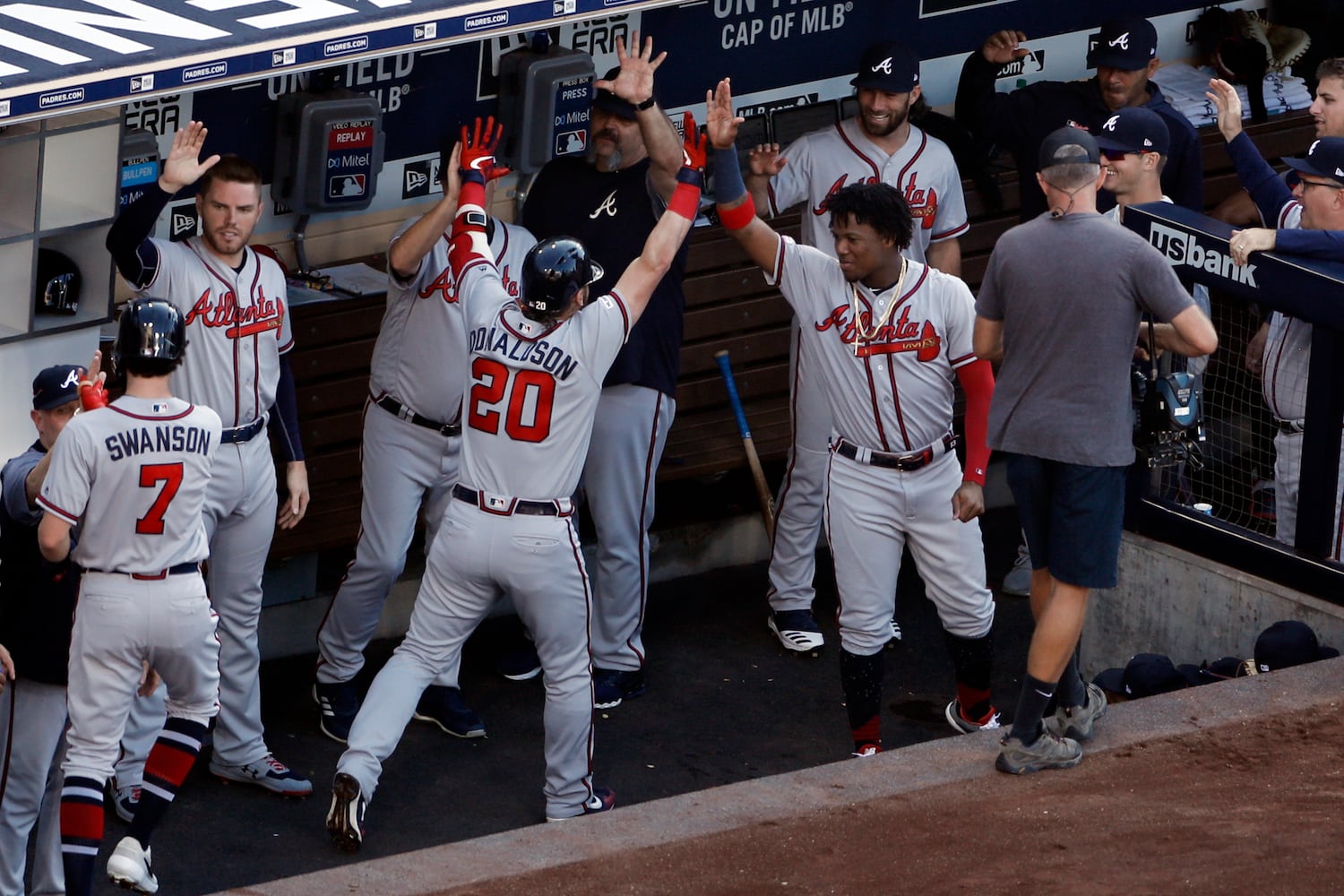 Photos: Braves outlast Padres in 10 innings