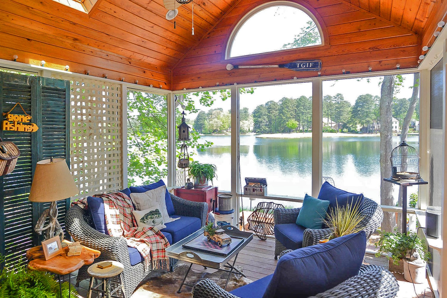 Lakefront Roswell home serves as backdrop for bird habitat