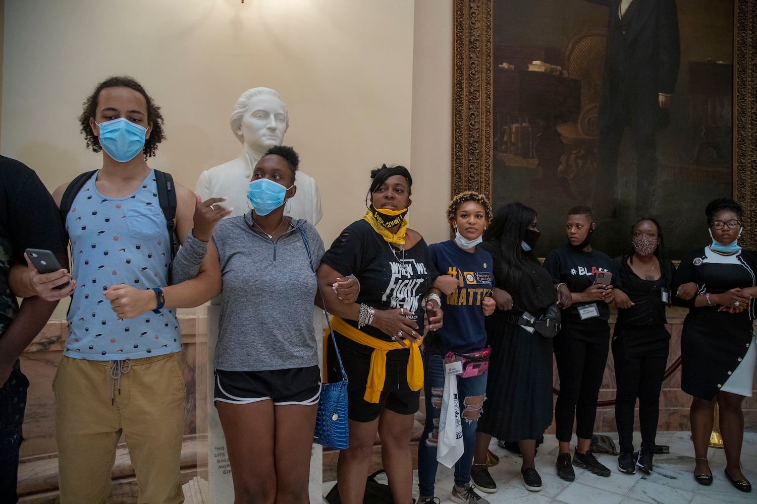 PHOTOS: Georgia lawmakers return to Capitol after coronavirus