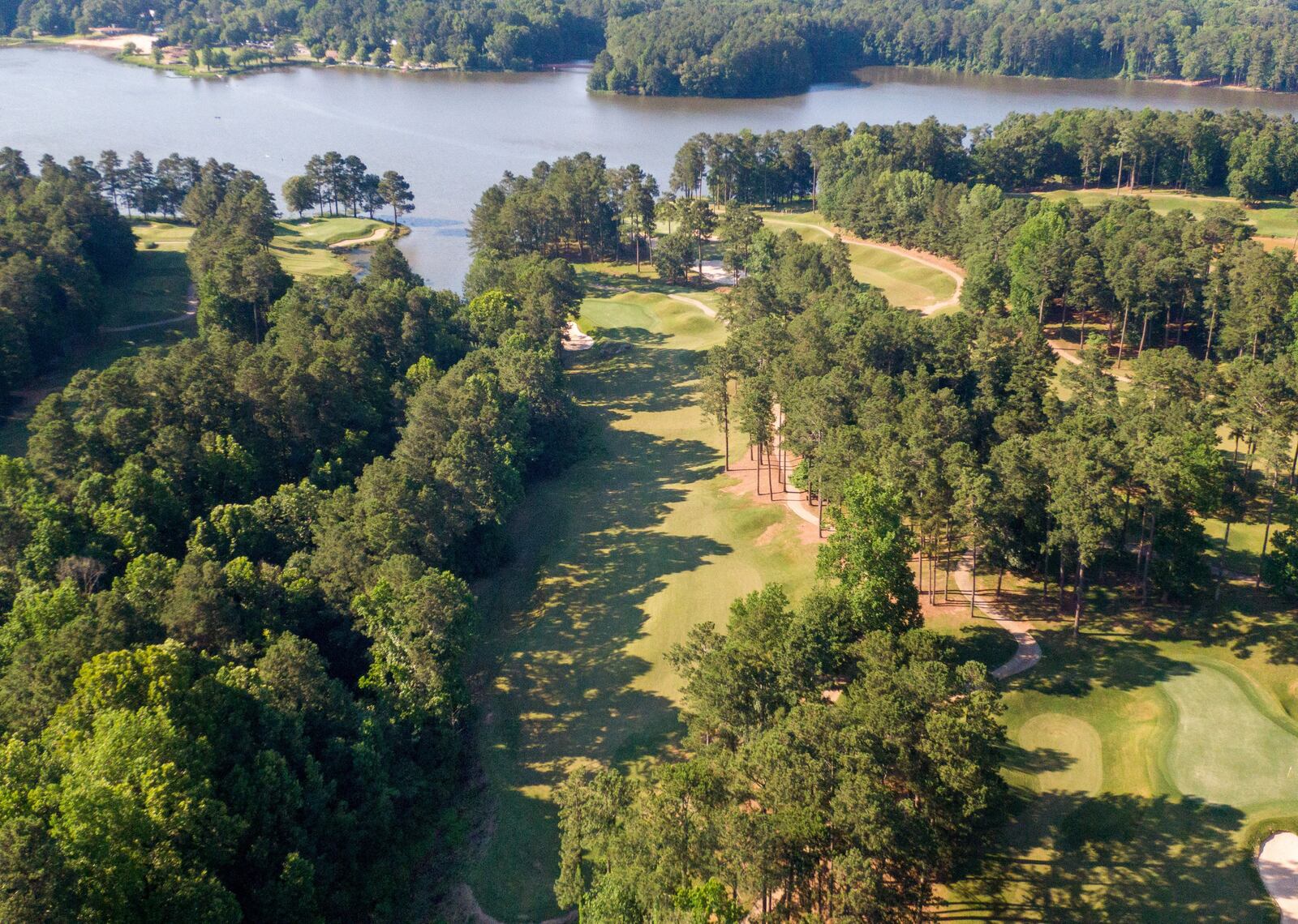 Aerial view of the 15th hole at Cobblestone Golf Course in Acworth. (Hyosub Shin / Hyosub.Shin@ajc.com)